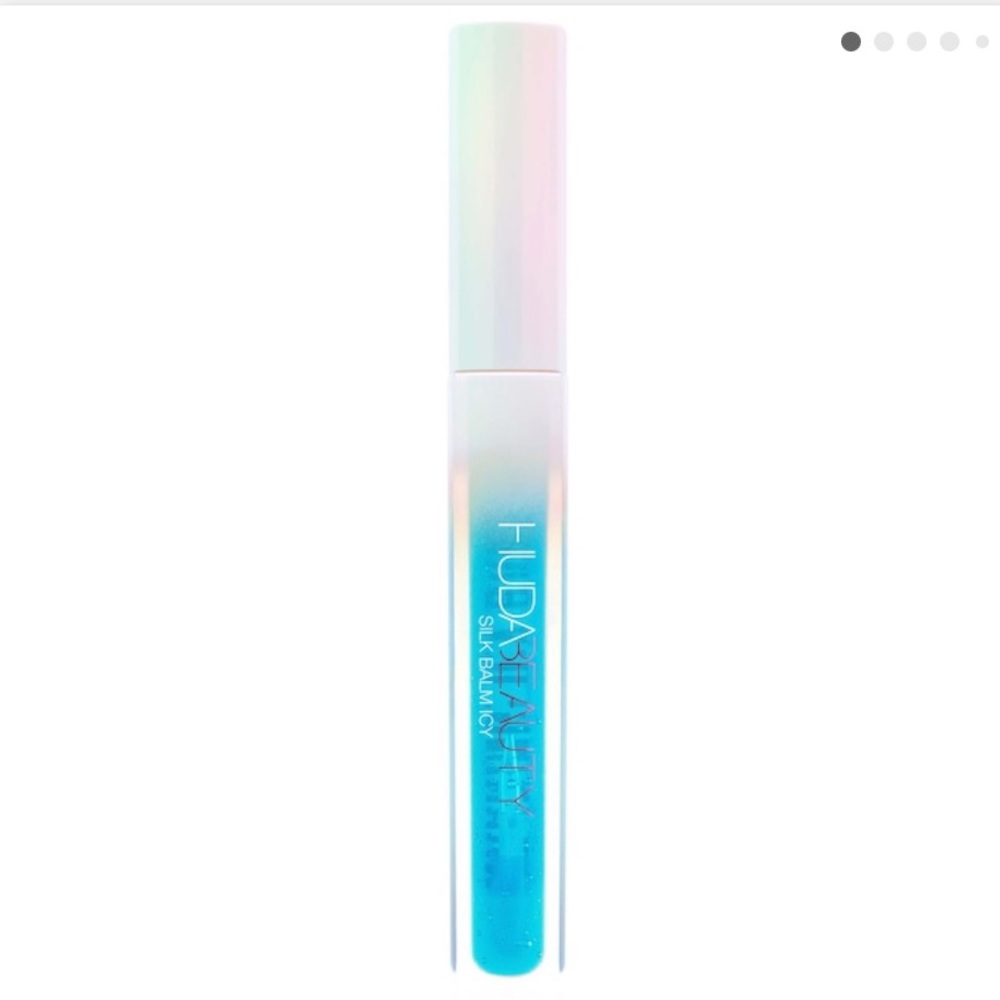 New Hudabeauty Silk Balm with an icy sensation lip plumper